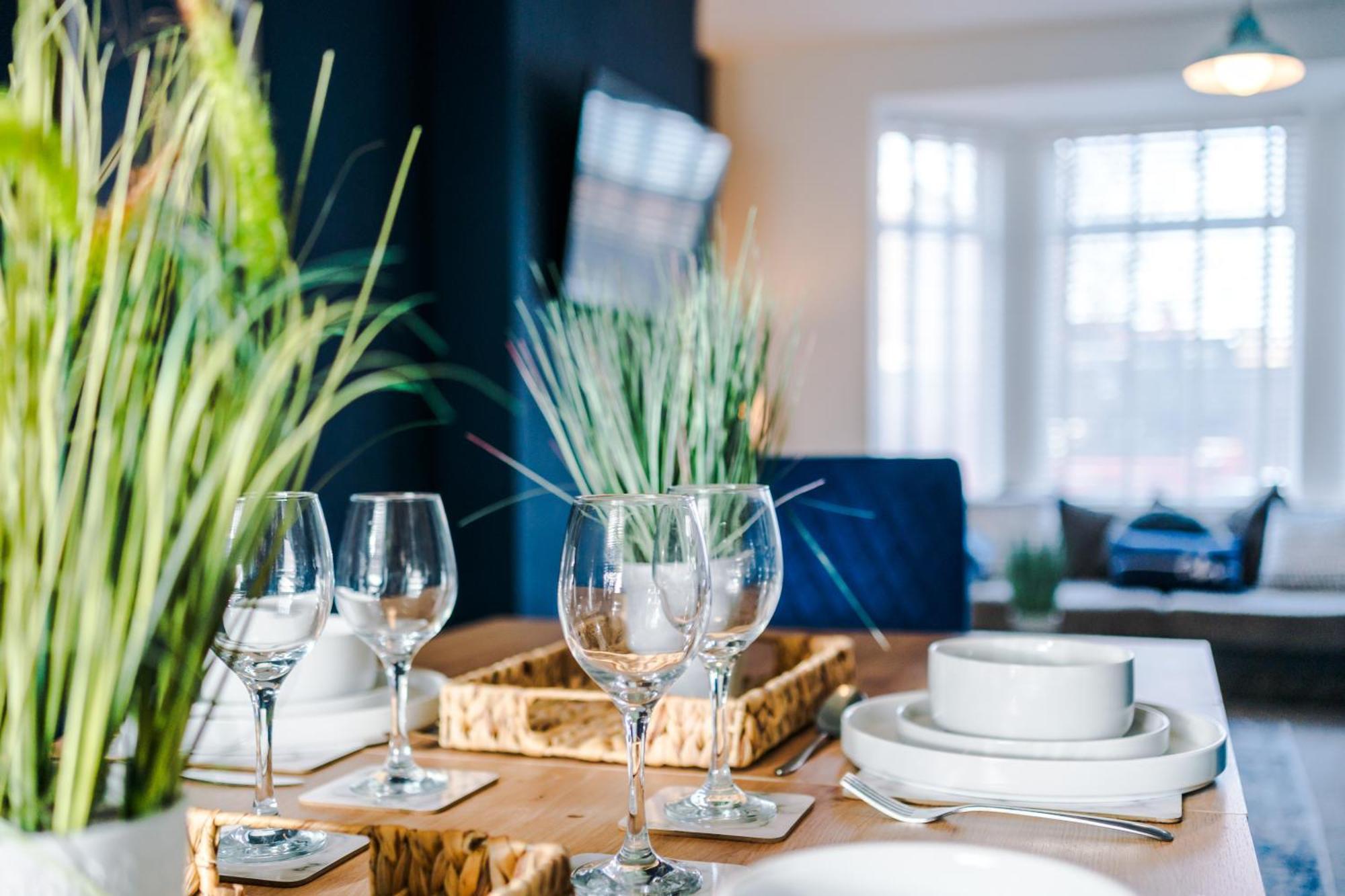 Large 7 Bedroom Town House In Chester City Centre Экстерьер фото