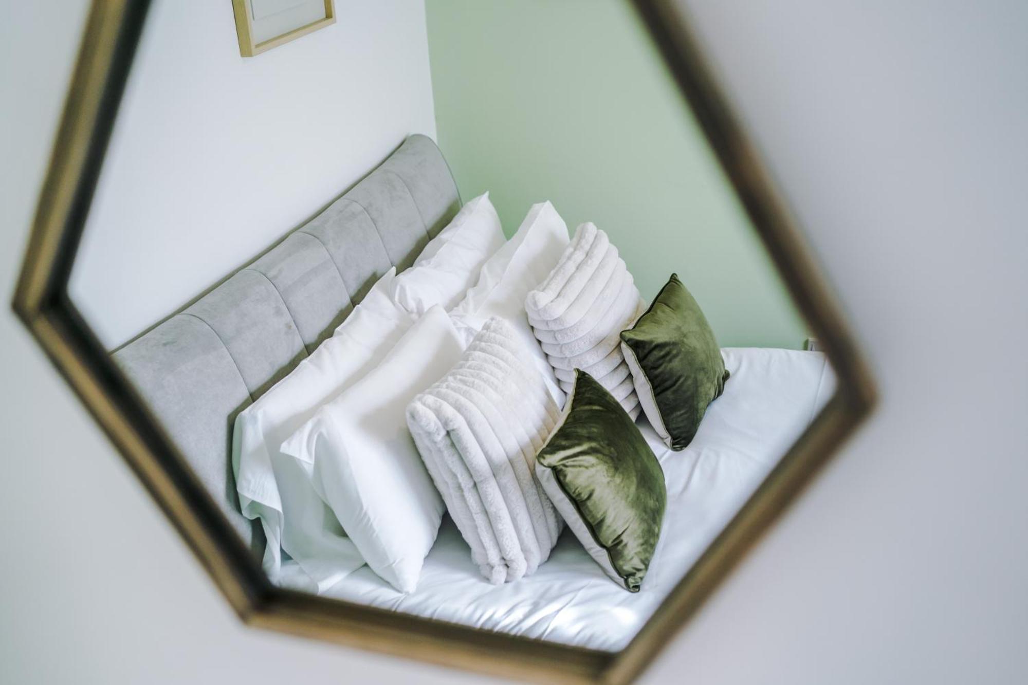 Large 7 Bedroom Town House In Chester City Centre Экстерьер фото