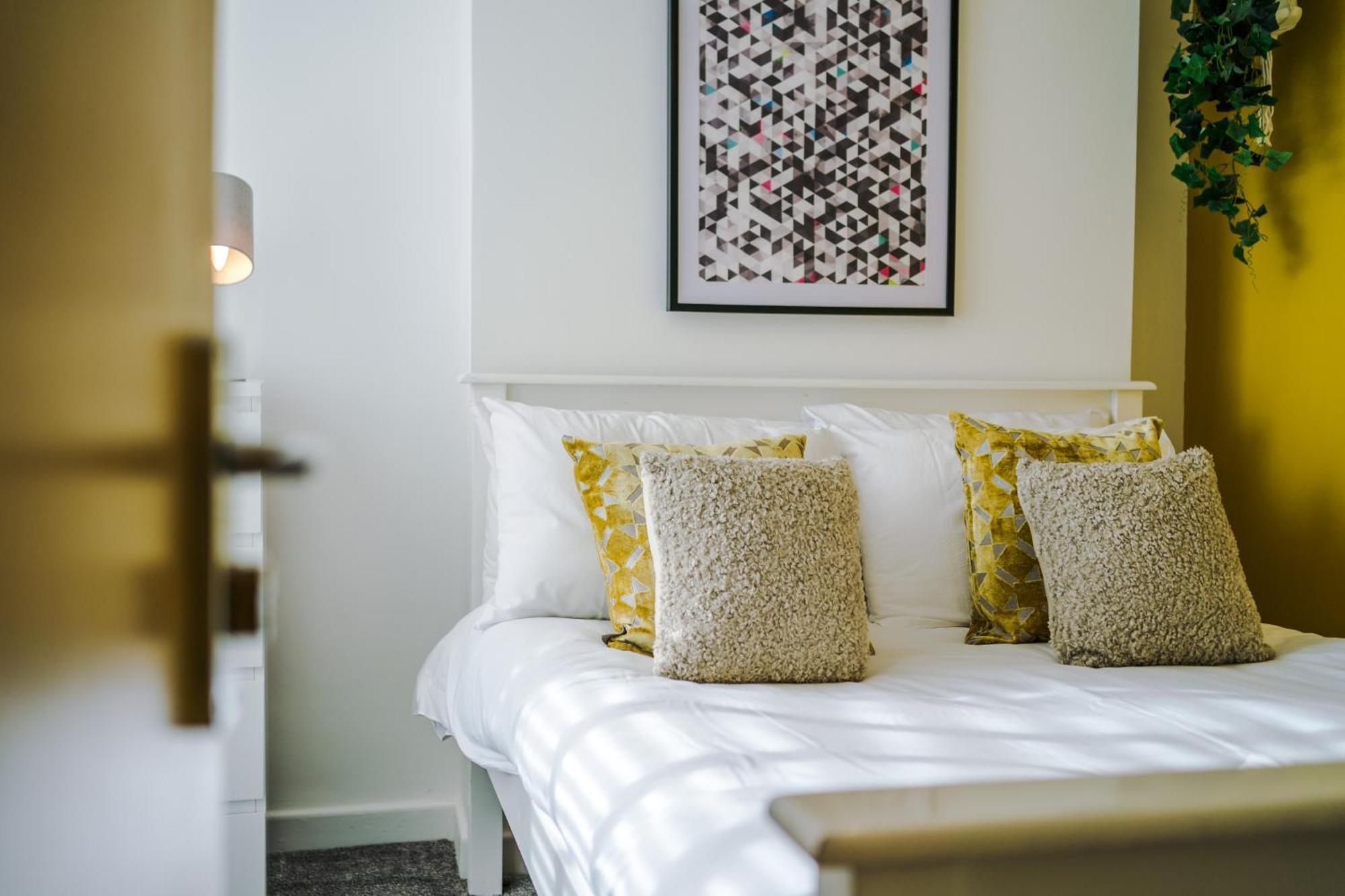 Large 7 Bedroom Town House In Chester City Centre Экстерьер фото