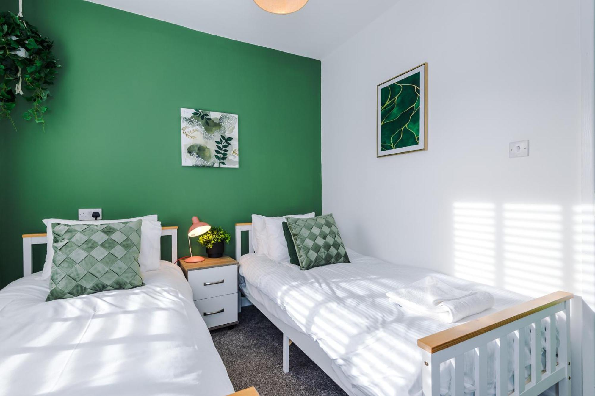 Large 7 Bedroom Town House In Chester City Centre Экстерьер фото